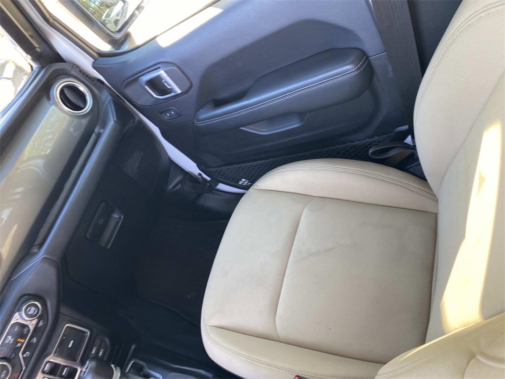 Used 2018 Jeep Wrangler Unlimited Sahara image 29