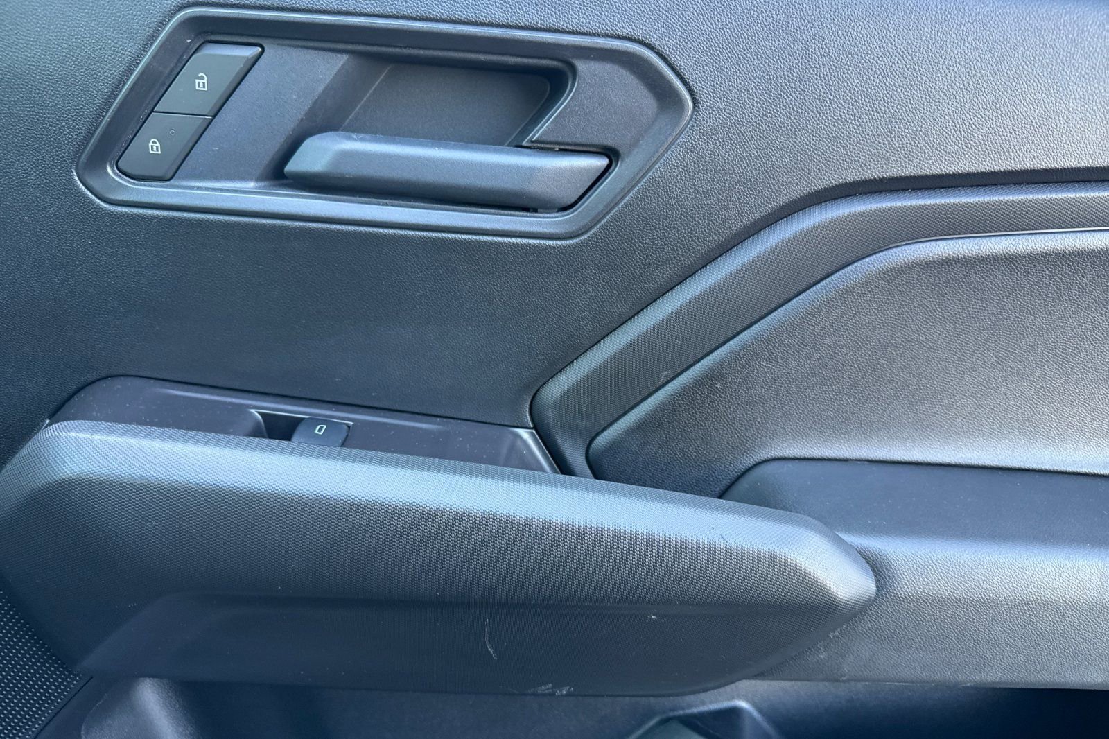 Used 2025 Chevrolet Colorado Trail Boss image 18