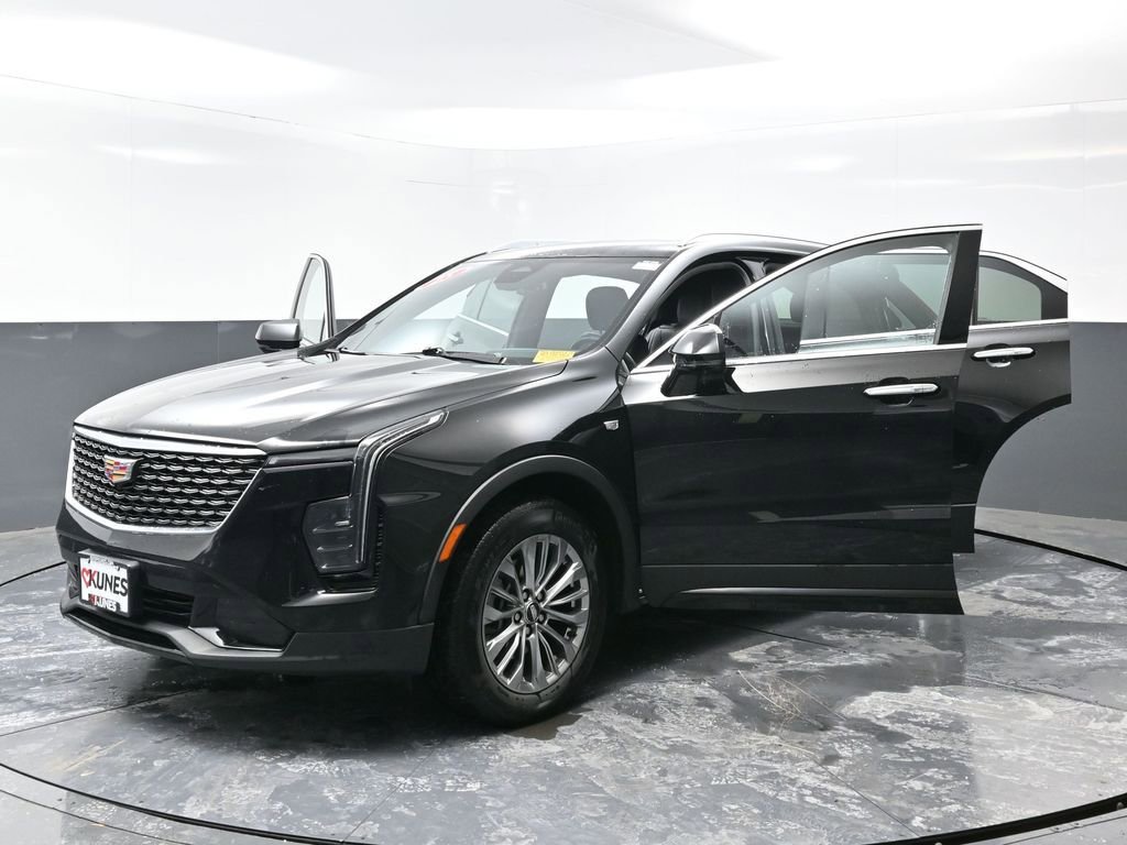 Used 2025 Cadillac XT4 Premium Luxury image 60