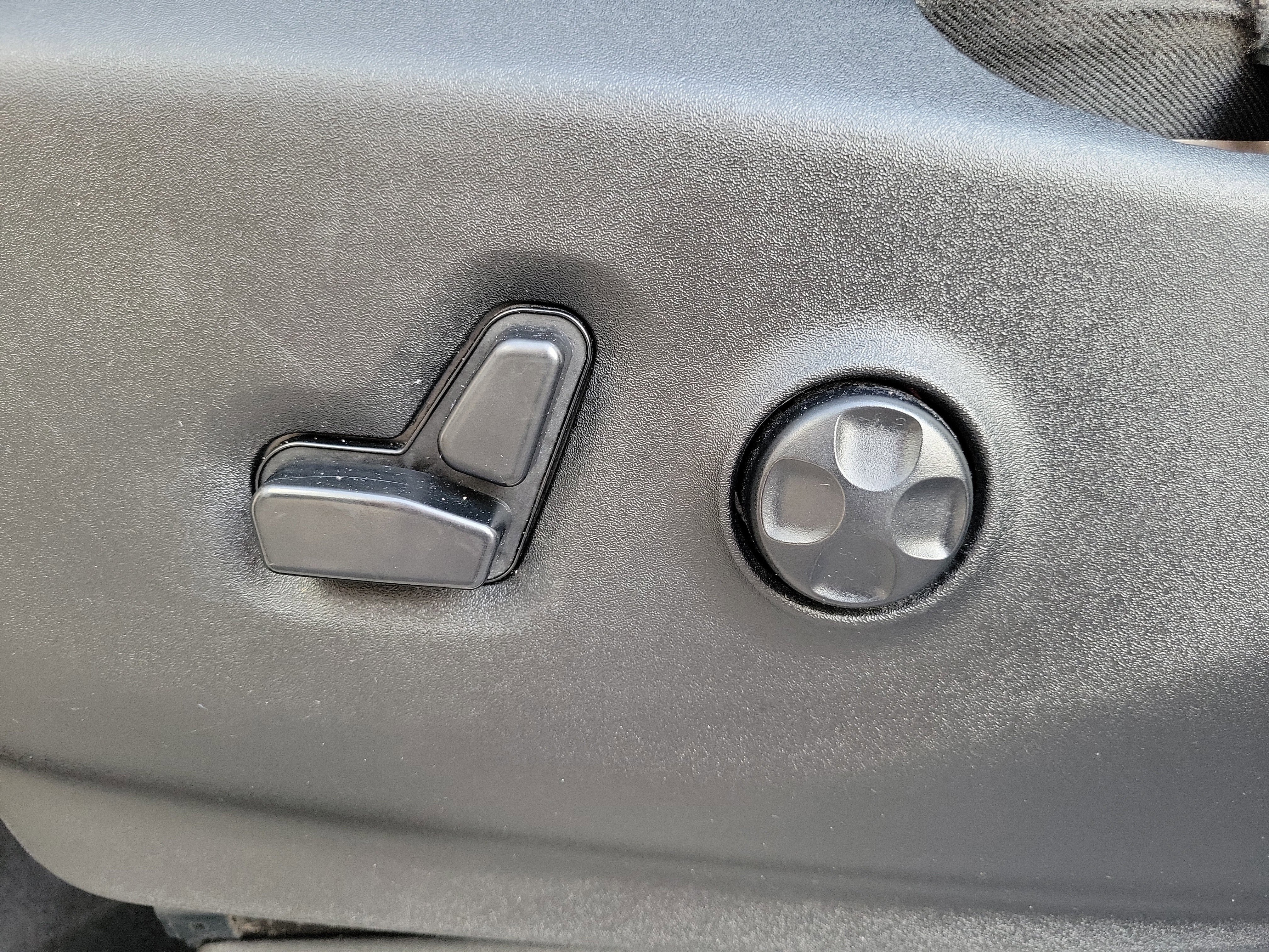 Used 2018 Chrysler Pacifica Touring-L image 21