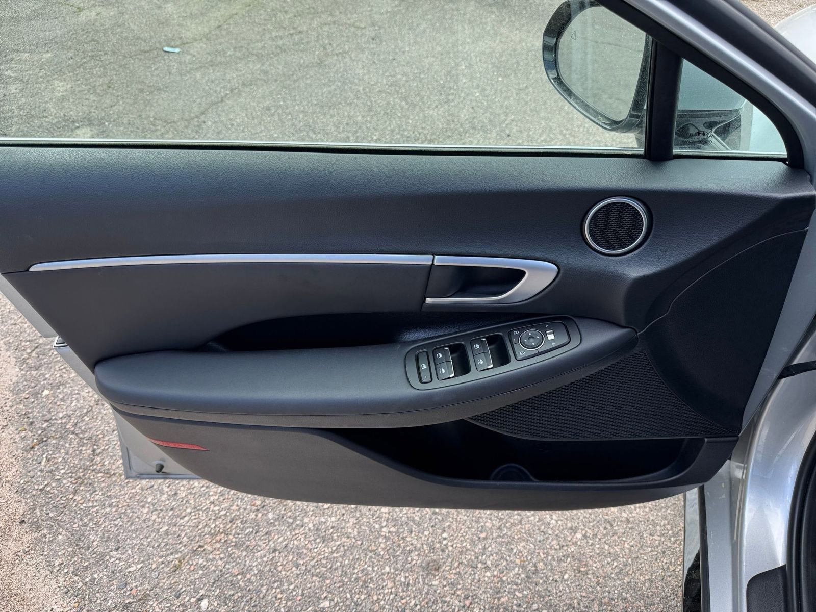 Used 2025 Hyundai Sonata SEL FWD image 18
