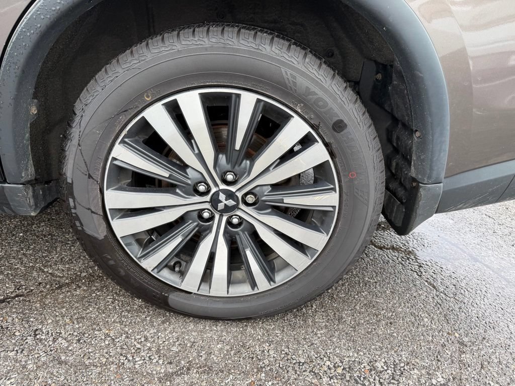 Used 2019 Mitsubishi Outlander SEL AWD/4WD image 5