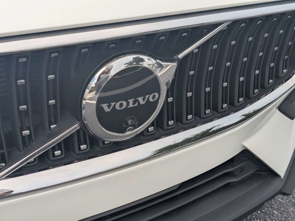 Used 2026 Volvo V60 B5 Cross Country Plus w/ Protection Package Premier AWD/4WD image 11