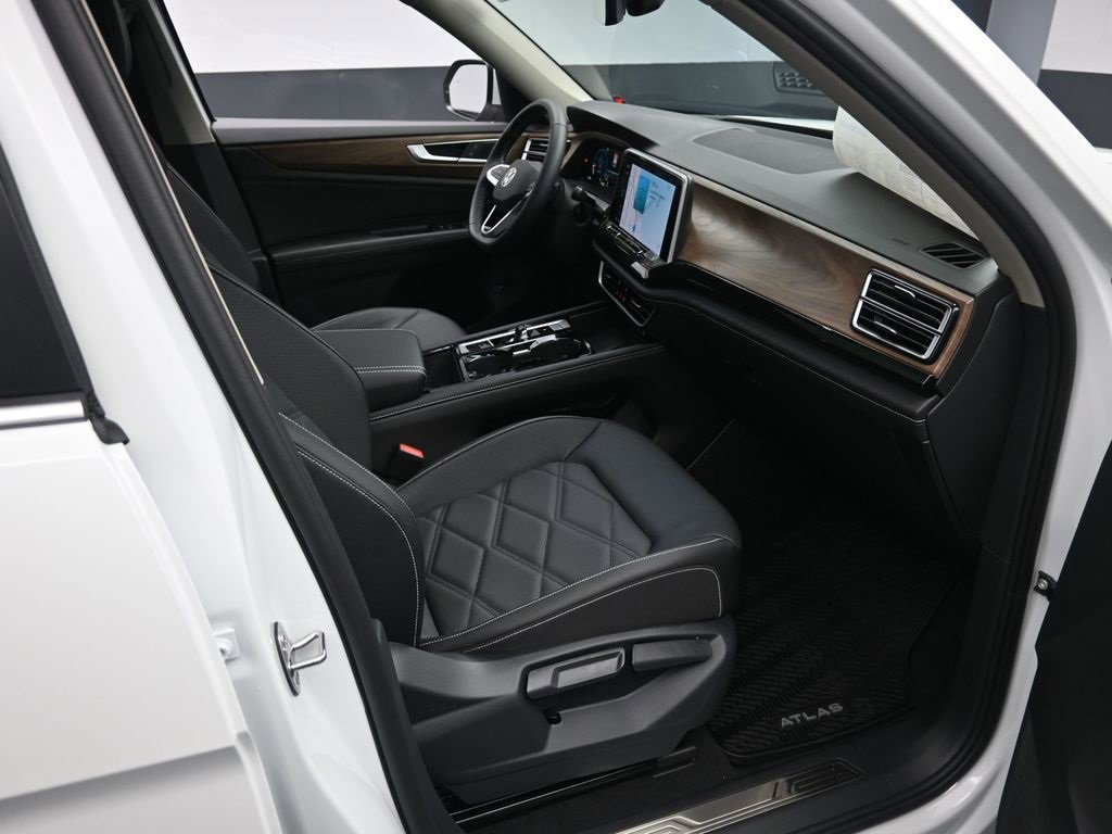 New 2026 Volkswagen Atlas SE image 28