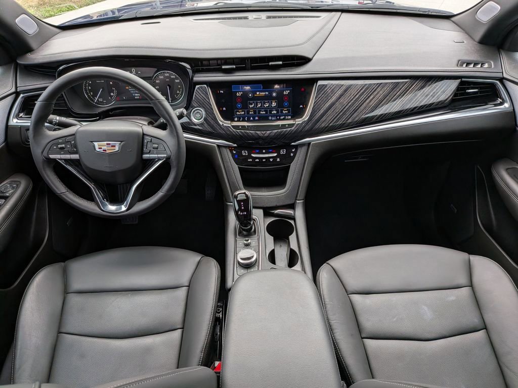 Used 2025 Cadillac XT6 Premium Luxury w/ LPO, Floor Liner Package image 29