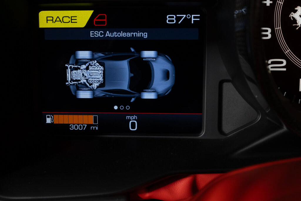 Used 2022 Ferrari F8 Tributo RWD image 35