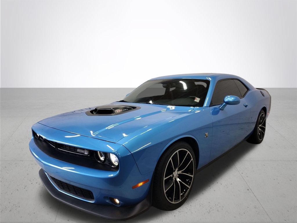 Used 2016 Dodge Challenger R/T Scat Pack RWD image 2