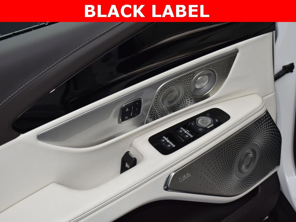 New 2026 Lincoln Nautilus Black Label w/ Jet Appearance Package image 9