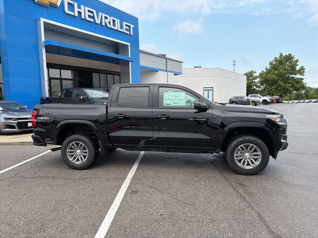 New 2026 Chevrolet Colorado LT w/ Advanced Trailering Package AWD/4WD image 2
