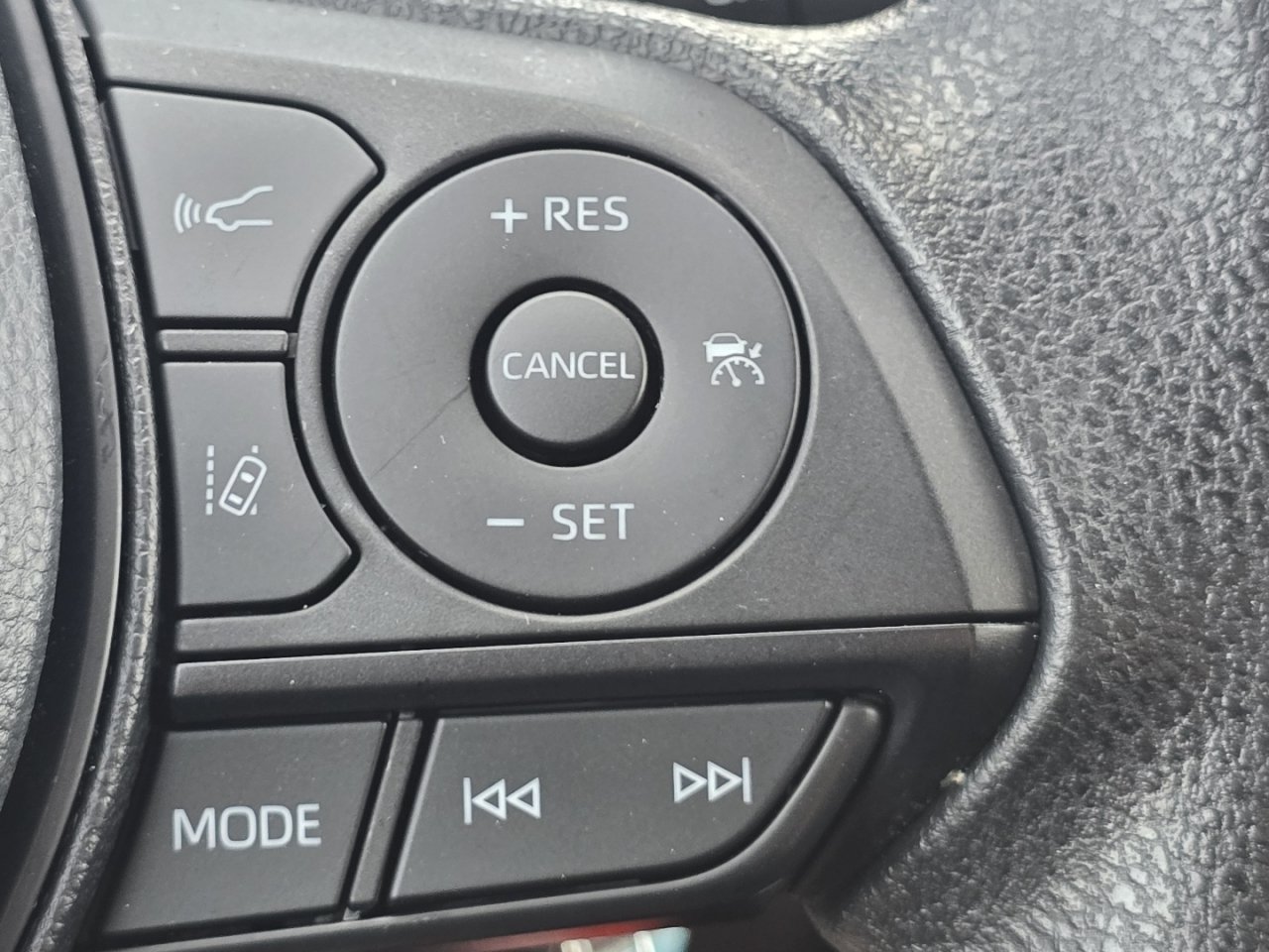 Certified 2023 Toyota RAV4 LE AWD/4WD image 28