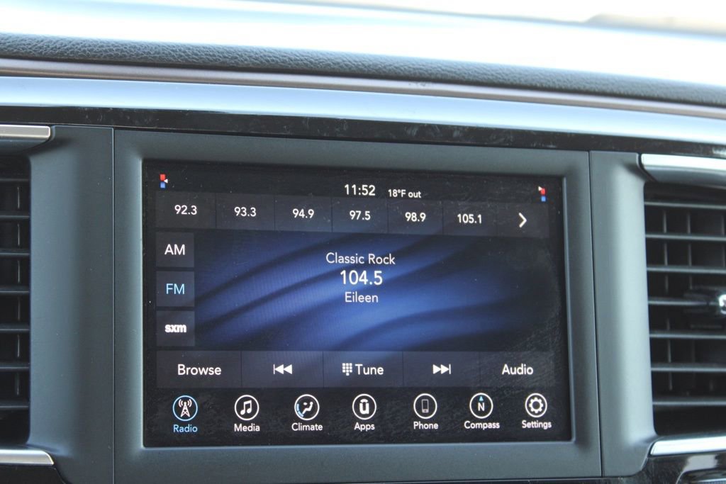 Used 2020 Chrysler Voyager Lxi image 38