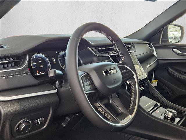 New 2026 Jeep Grand Cherokee L Laredo image 3