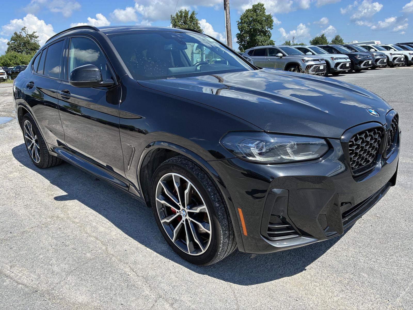Used 2022 BMW X4 xDrive30i AWD/4WD image 1