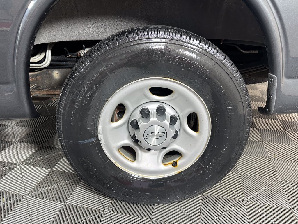 Used 2016 Chevrolet Express 2500 LS RWD image 11