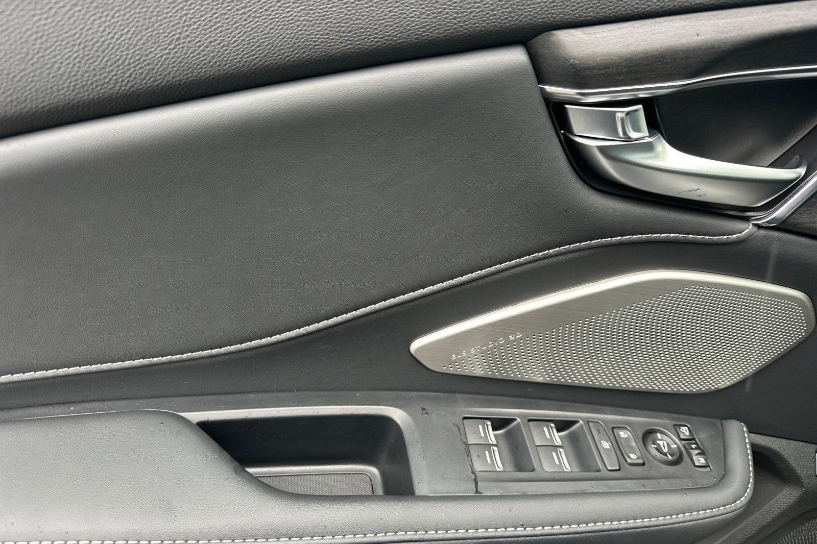 Certified 2025 Acura RDX SH-AWD w/ Advance Package image 12