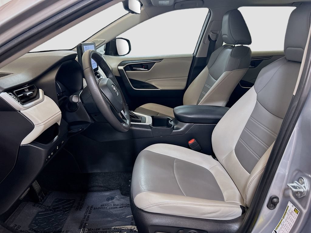 Used 2024 Toyota RAV4 XLE Premium w/ Weather Package FWD image 18