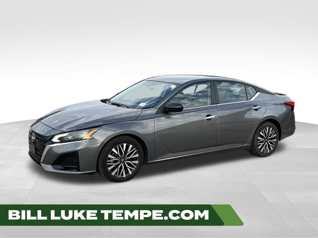 Used 2025 Nissan Altima 2.5 SV FWD image 1