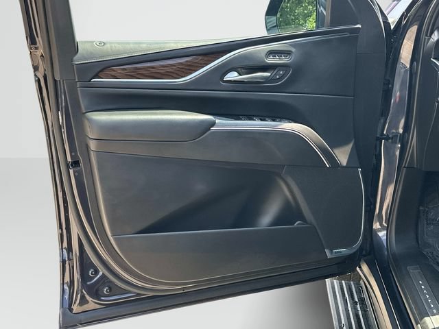 Certified 2023 Cadillac Escalade ESV Premium Luxury Platinum w/ LPO, Radiant Package AWD/4WD image 13