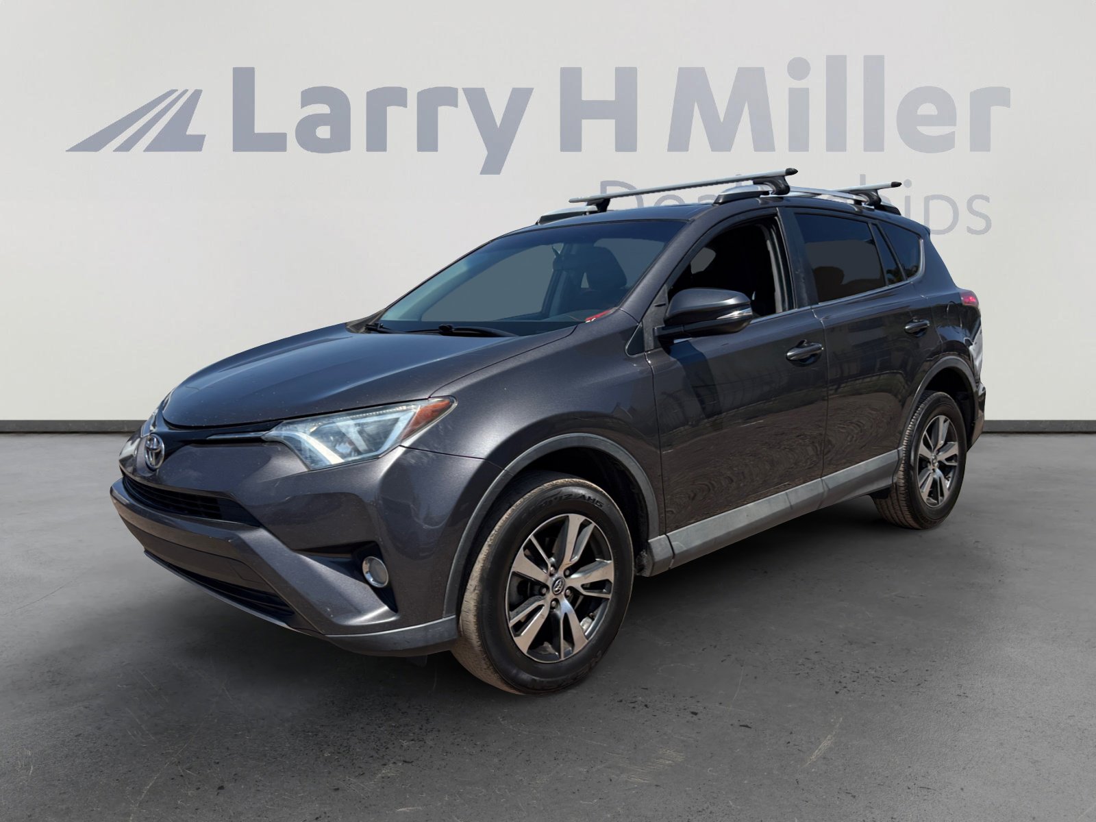Used 2016 Toyota RAV4 XLE image 1