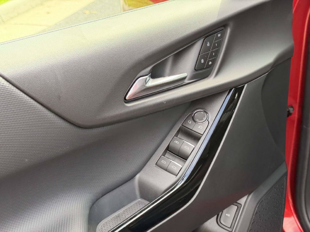 New 2027 Chevrolet Equinox RS w/ Safety and Technology Package FWD image 18