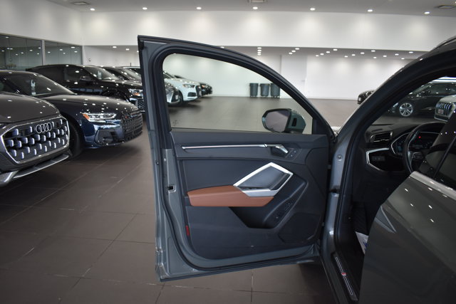 Used 2024 Audi Q3 2.0T Premium Plus w/ Premium Plus Package AWD/4WD image 9