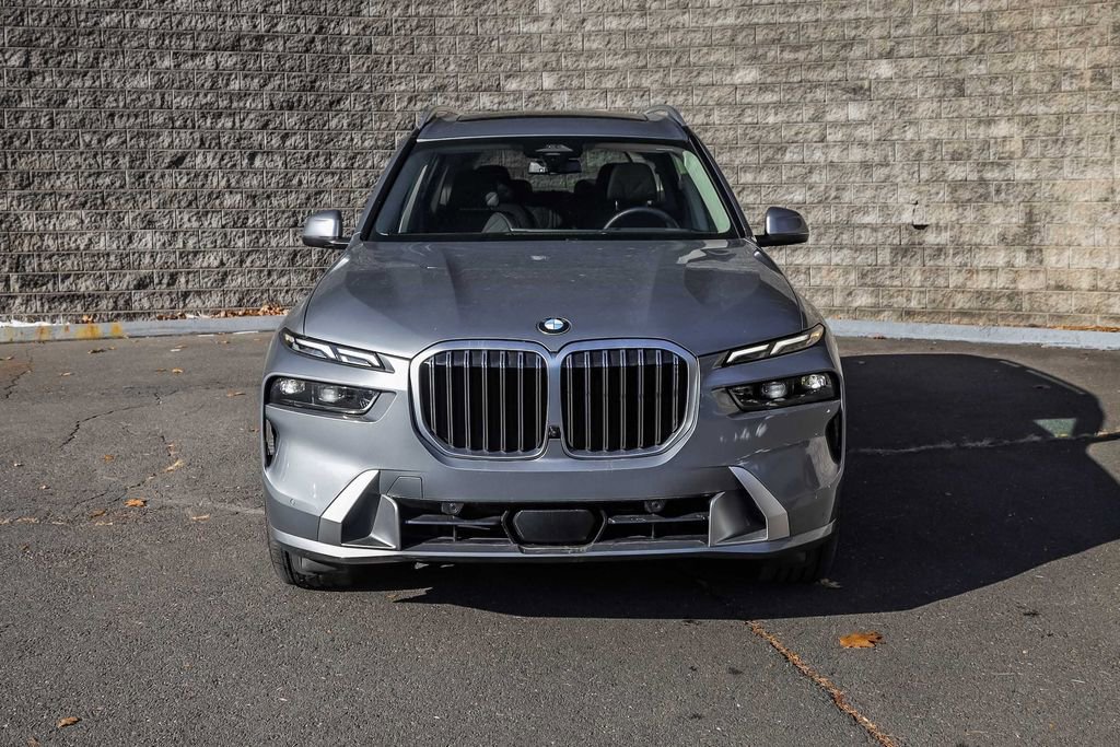 Used 2024 BMW X7 xDrive40i w/ Premium Package image 2