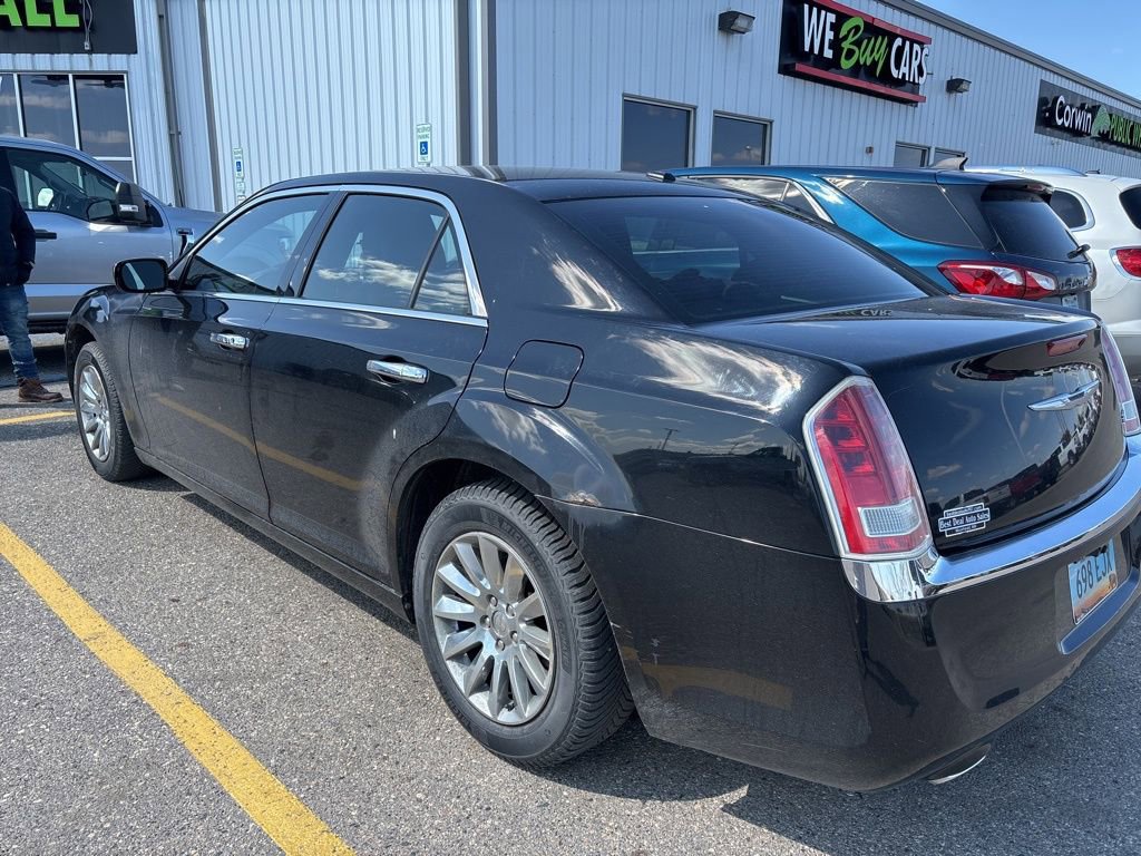 Used 2013 Chrysler 300 RWD image 7