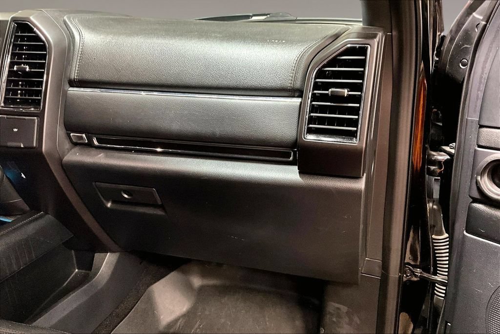 Used 2019 Ford Expedition Limited w/ Special Edition Package AWD/4WD image 15