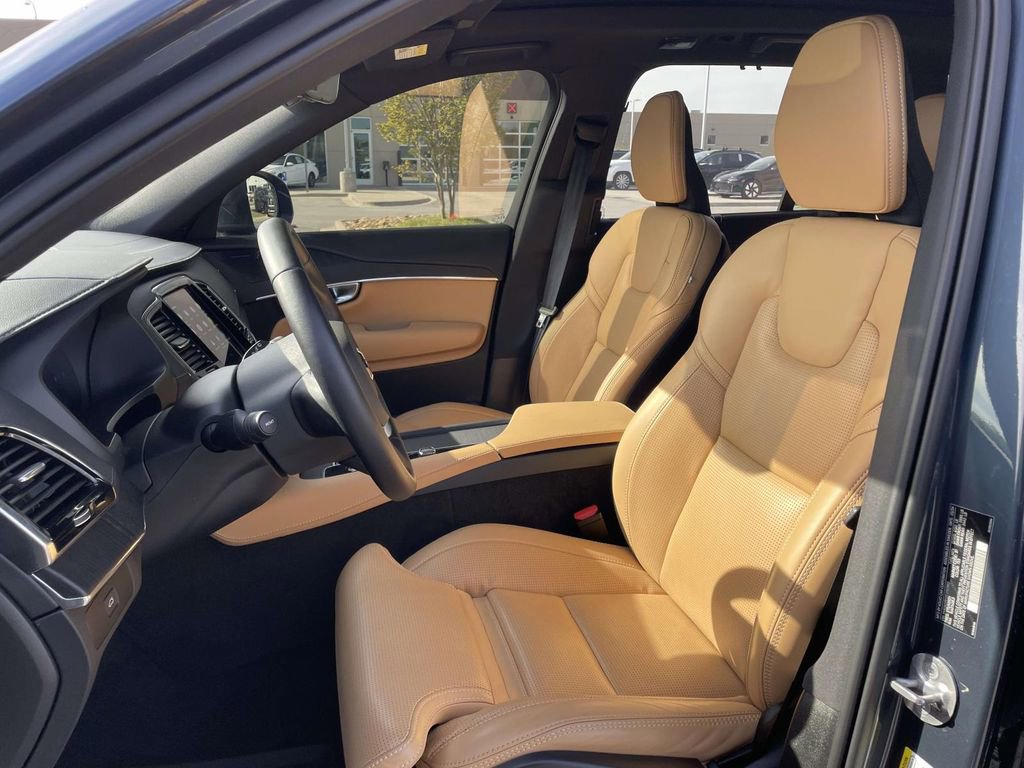 Used 2025 Volvo XC90 B6 Ultra w/ Protection Package image 9