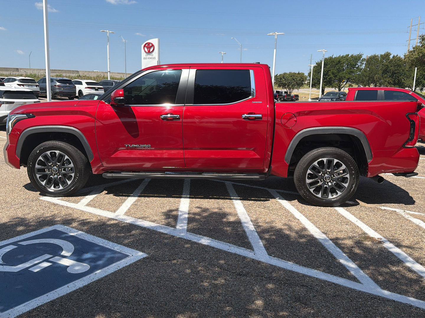 Used 2024 Toyota Tundra Limited AWD/4WD image 6