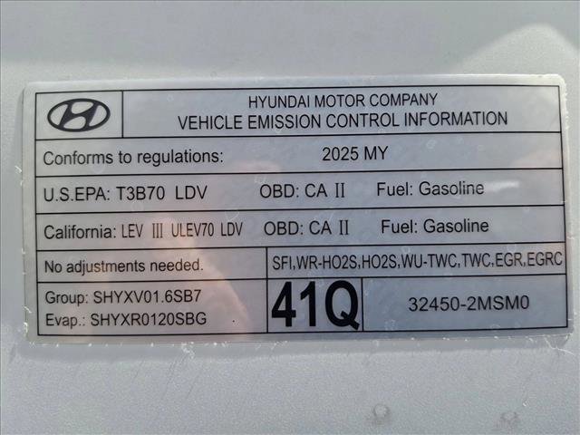 Used 2025 Hyundai Venue SEL image 24