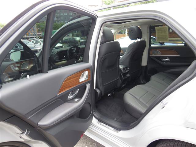 Certified 2025 Mercedes-Benz GLE 350 4MATIC w/ AMG Line Exterior image 22
