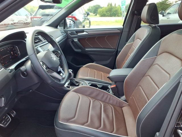 Used 2024 Volkswagen Tiguan SEL R-Line AWD/4WD image 26