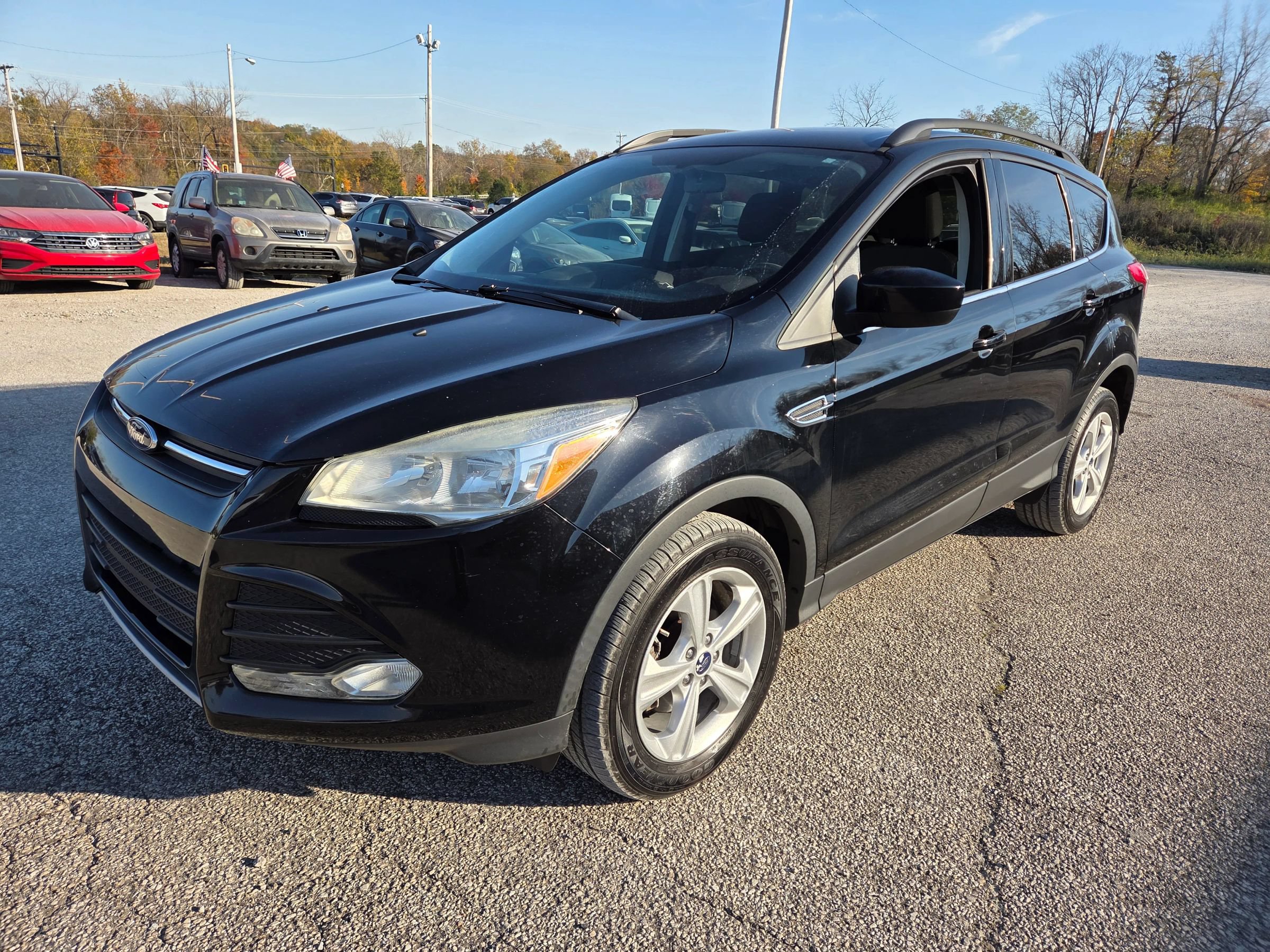 Used 2016 Ford Escape SE w/ Equipment Group 201A FWD image 2