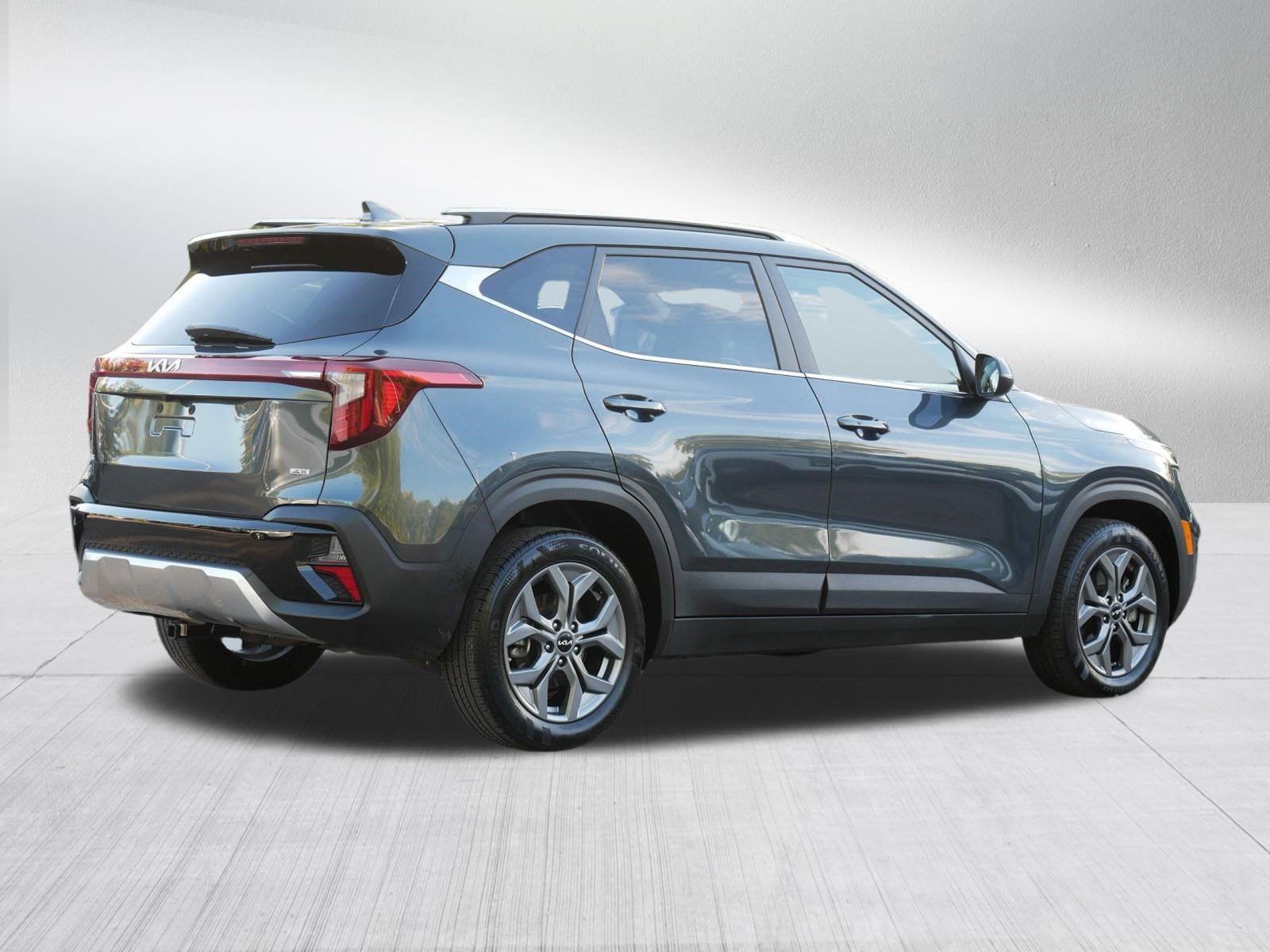 Certified 2024 Kia Seltos S AWD/4WD image 7