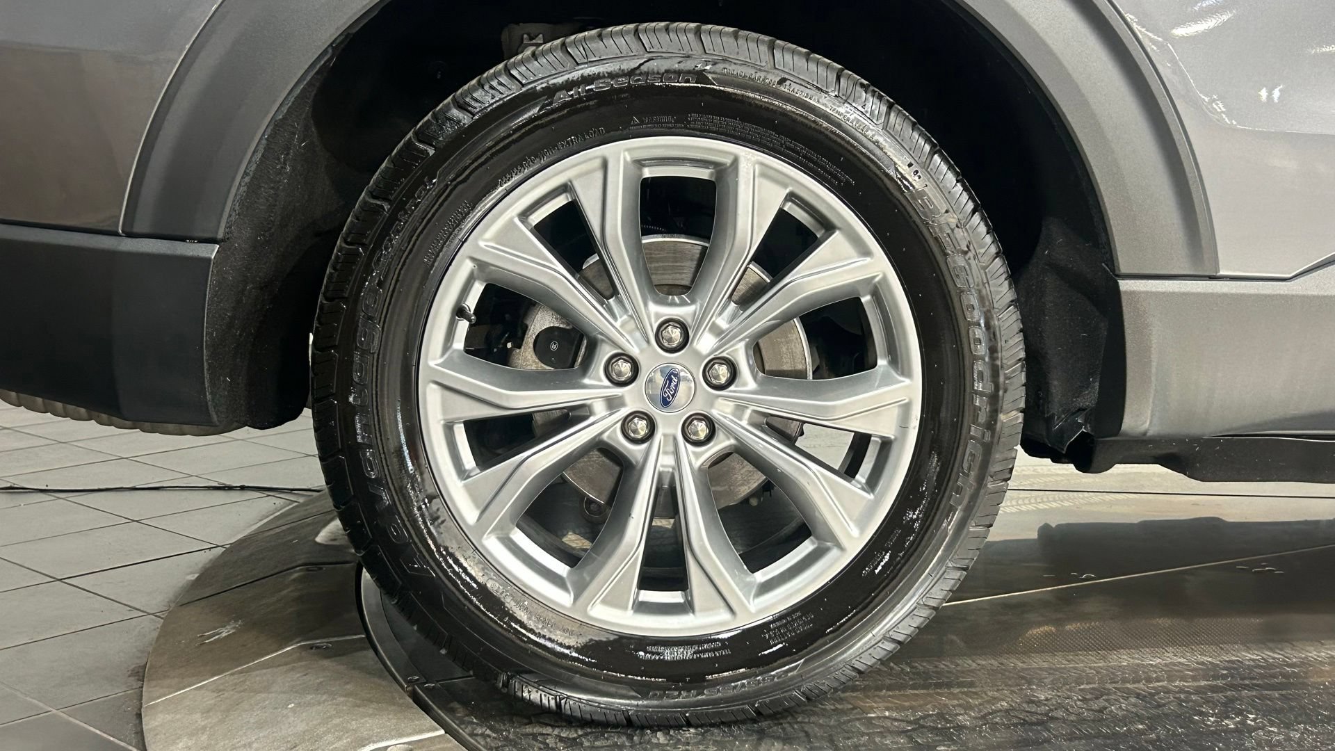 Used 2022 Ford Explorer XLT w/ Equipment Group 202A AWD/4WD image 24
