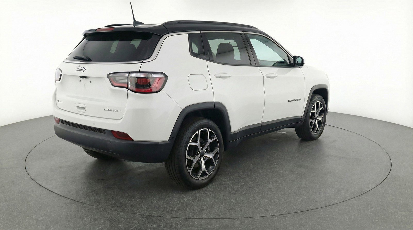 Used 2025 Jeep Compass Limited image 9