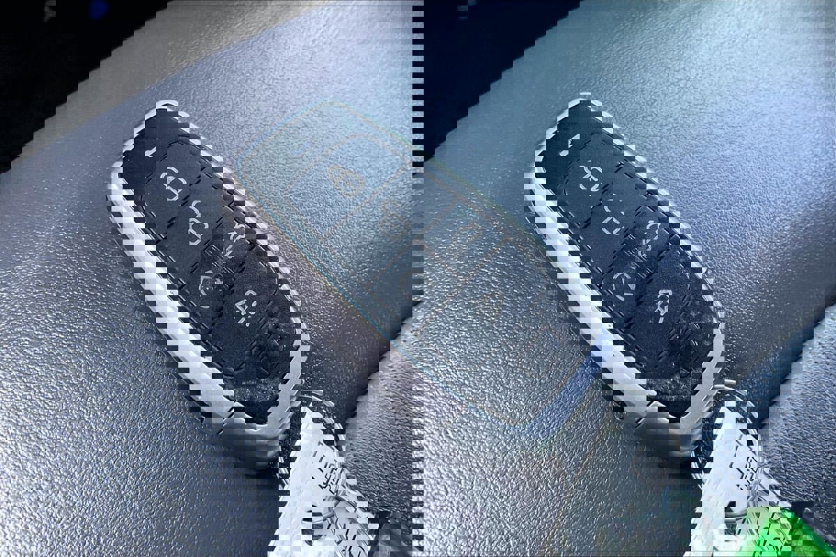 Used 2020 Buick Enclave Essence image 11