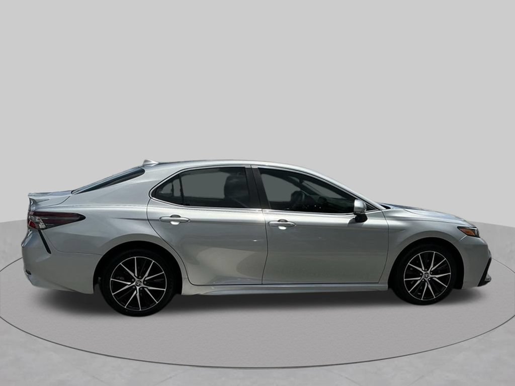 Used 2024 Toyota Camry SE w/ Cold Weather Package FWD image 13