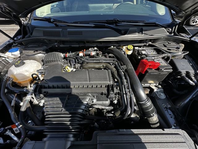 Certified 2025 Lincoln Corsair AWD image 31