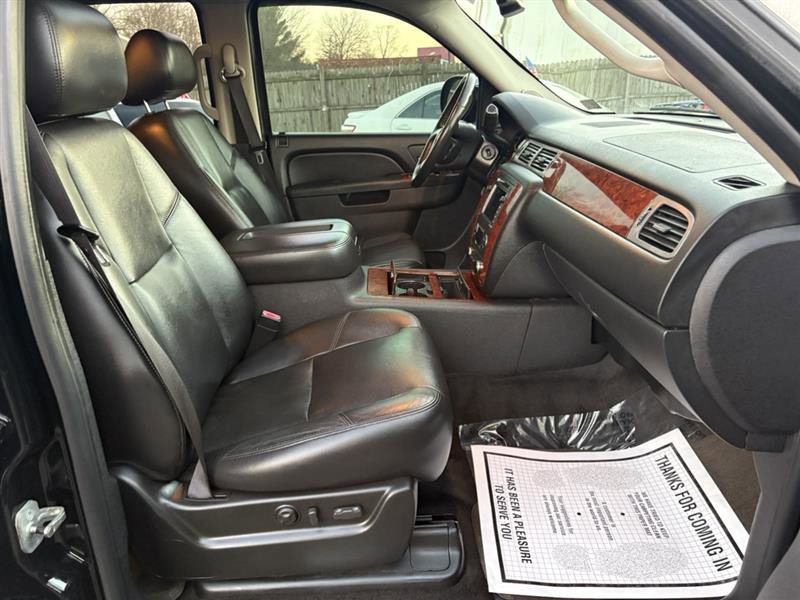 Used 2010 Chevrolet Suburban LTZ image 21