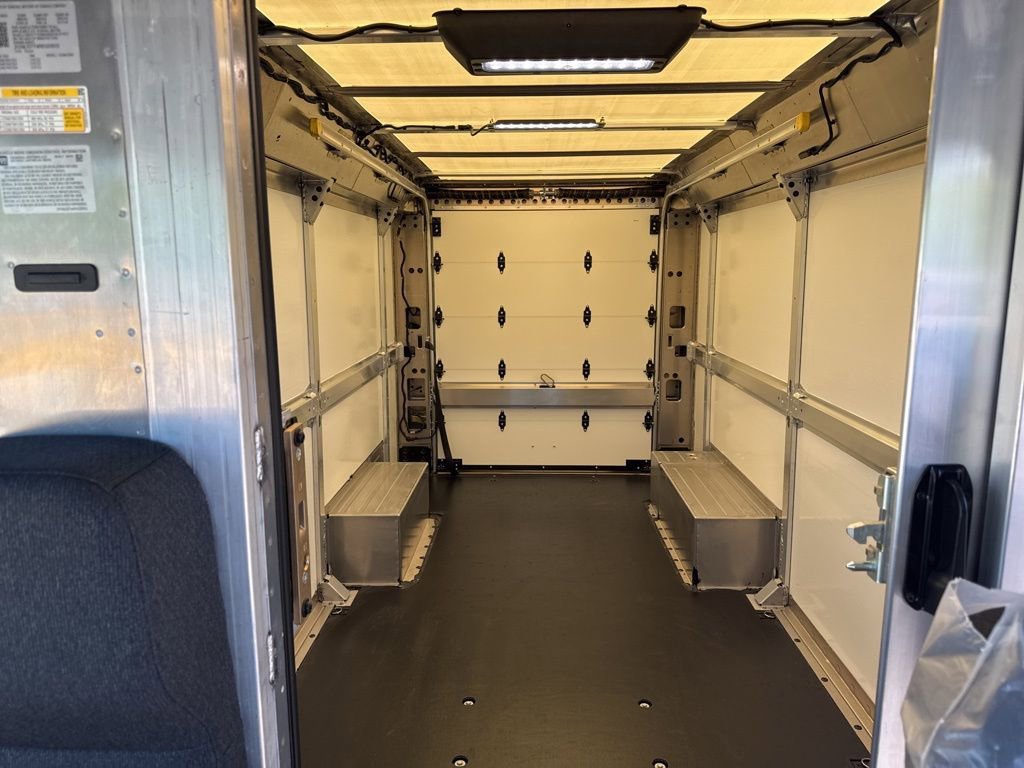 Used 2024 Chevrolet Brightdrop 600 w/ Commercial Equipment Package image 10