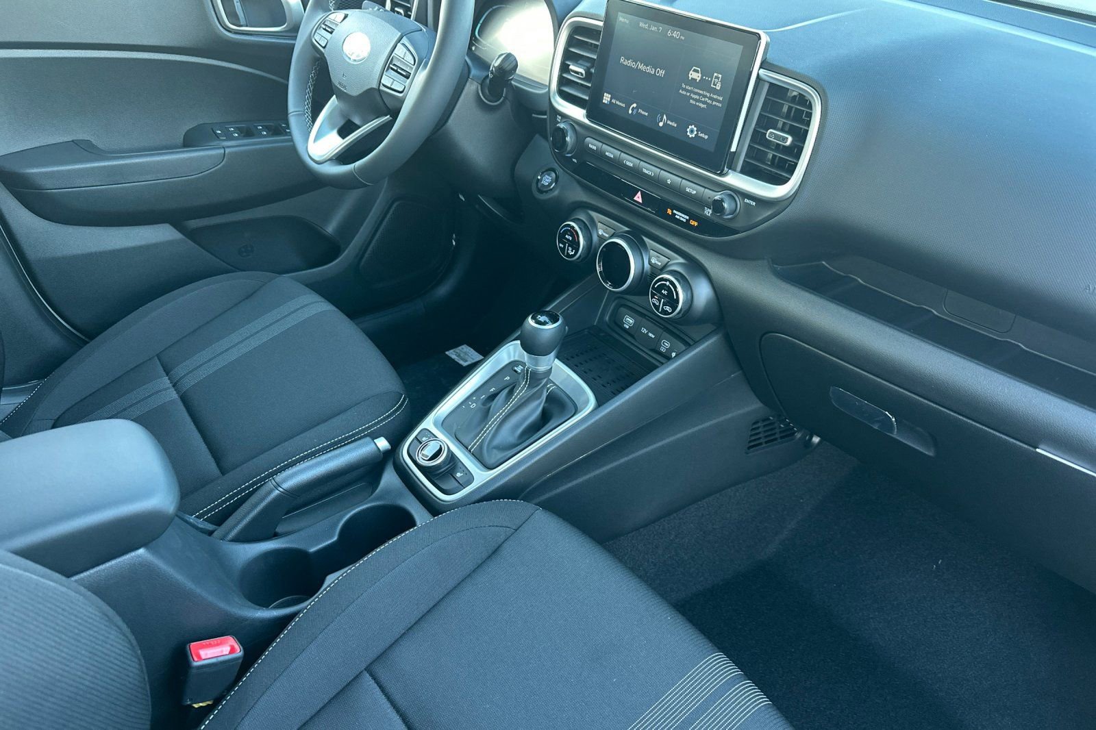 Used 2026 Hyundai Venue SEL image 19
