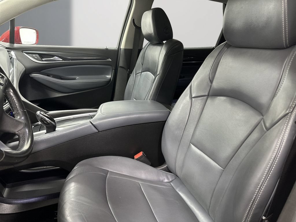 Used 2018 Buick Enclave Essence w/ Trailering Package AWD/4WD image 14