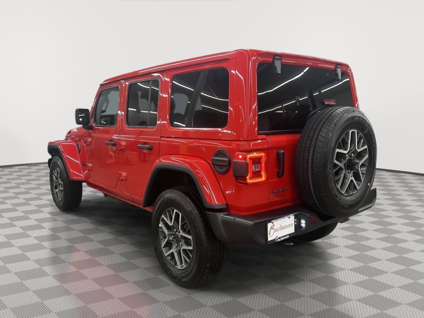 Used 2025 Jeep Wrangler Sahara image 6