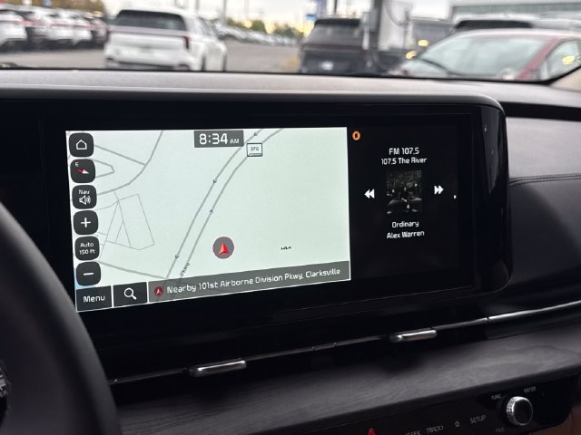 Used 2024 Kia Carnival EX FWD image 29