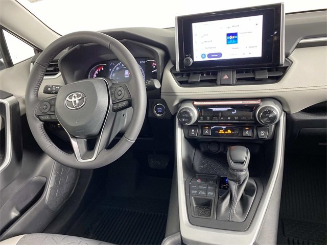 Used 2025 Toyota RAV4 XLE image 15