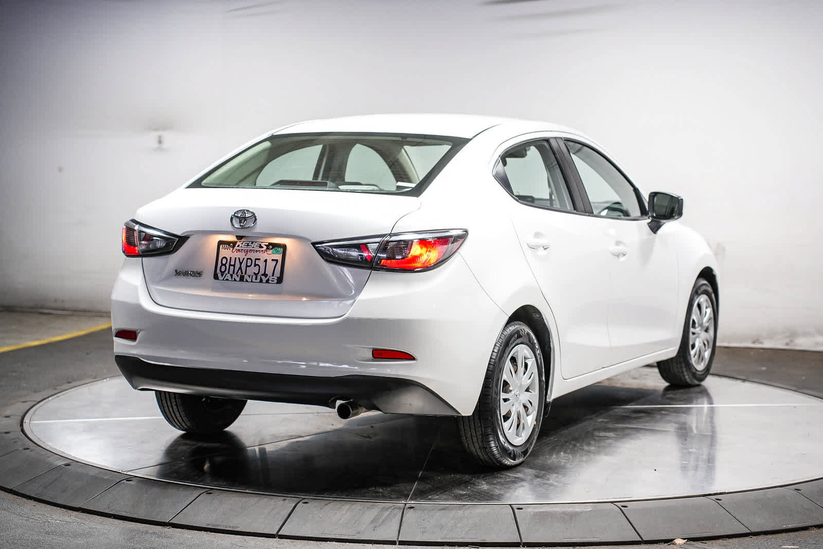 Certified 2019 Toyota Yaris L FWD image 5