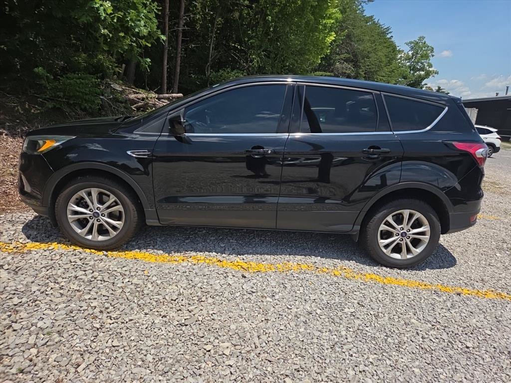 Used 2017 Ford Escape SE w/ SE Cold Weather Package FWD image 6