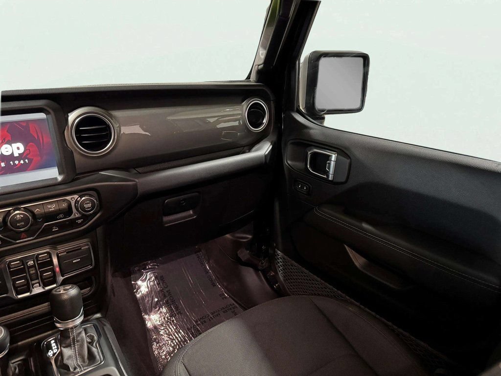 Used 2023 Jeep Wrangler Unlimited Sahara AWD/4WD image 11